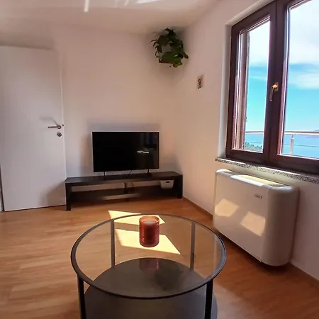 Апартаменты Red House 1 *